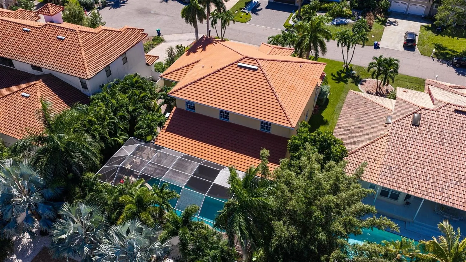 647 SANTA MARIA DR