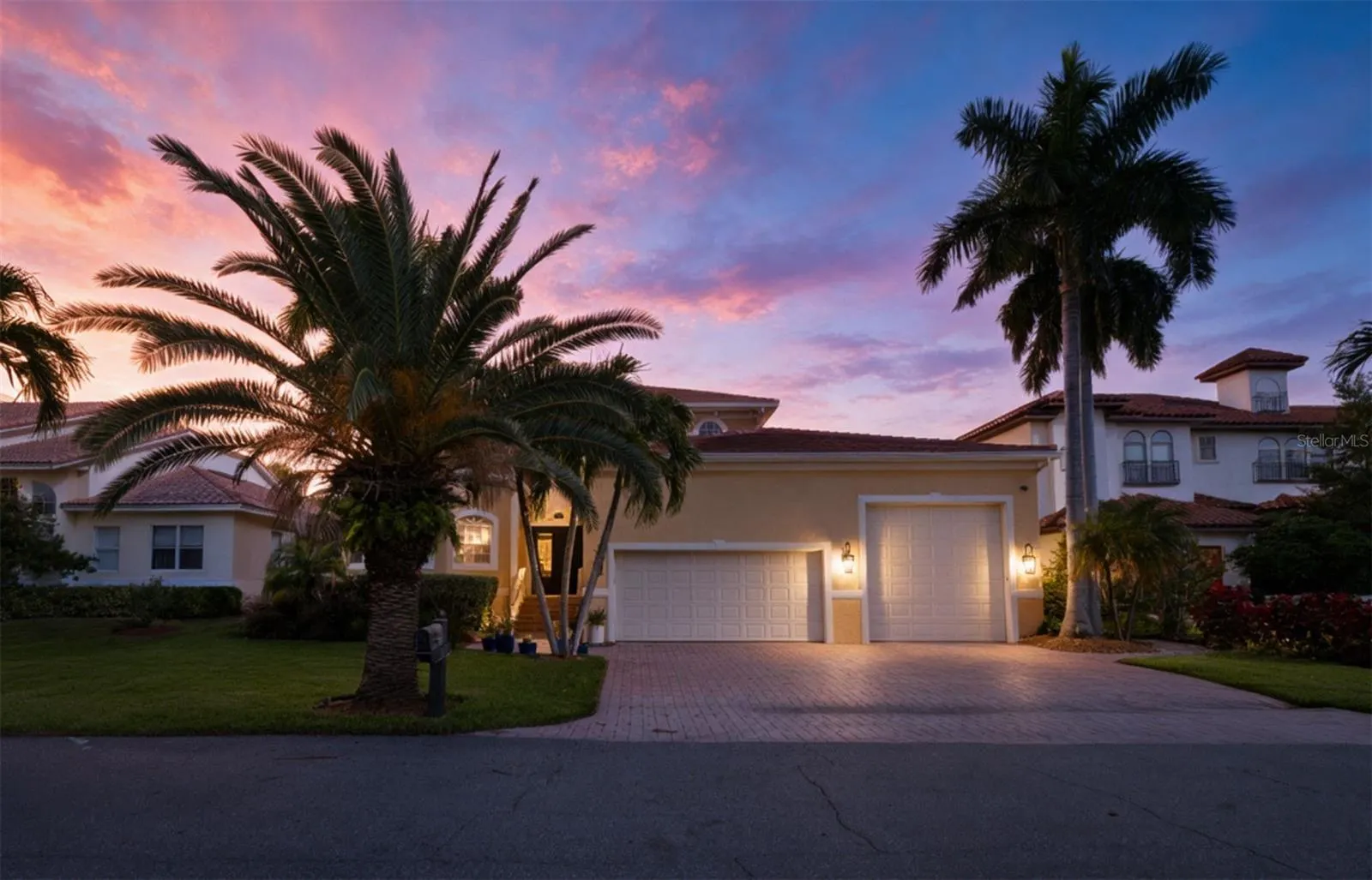647 SANTA MARIA DR