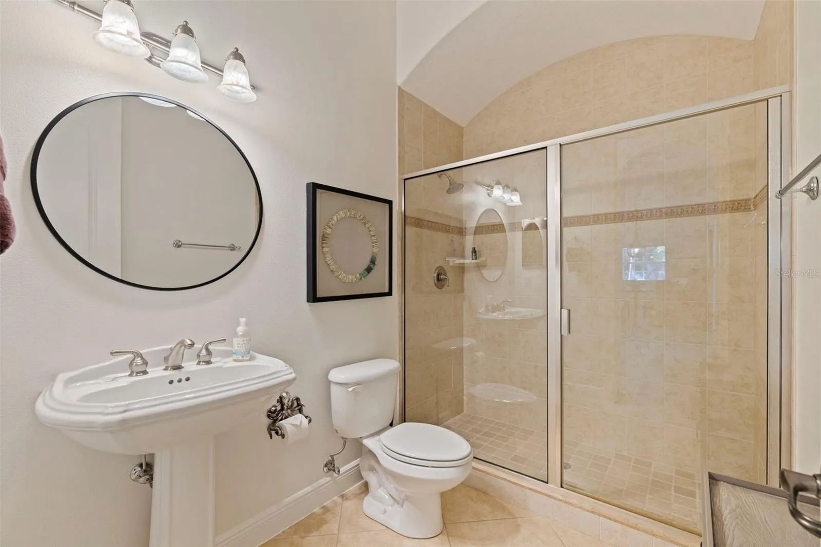 647 SANTA MARIA DR
