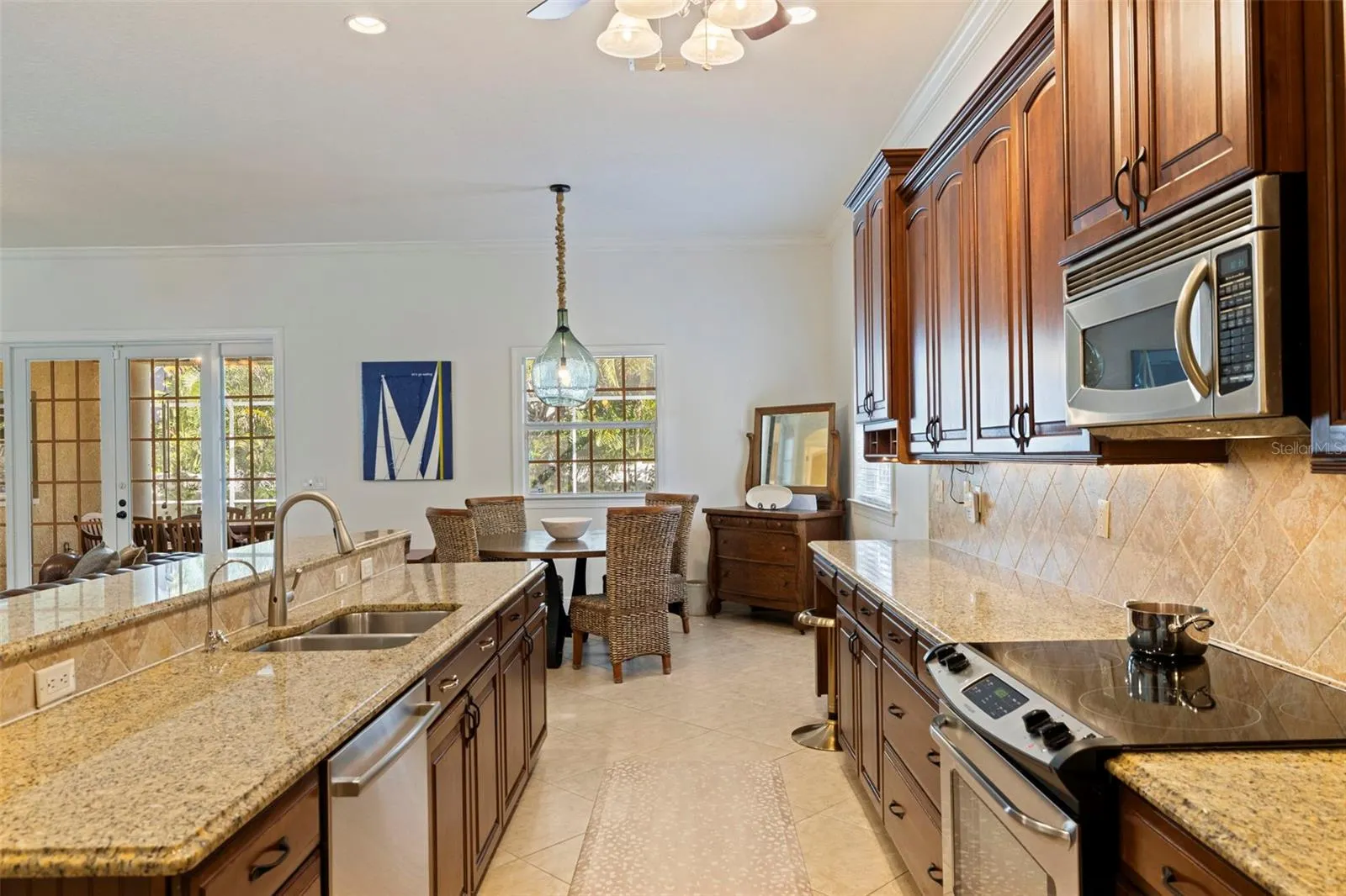 647 SANTA MARIA DR