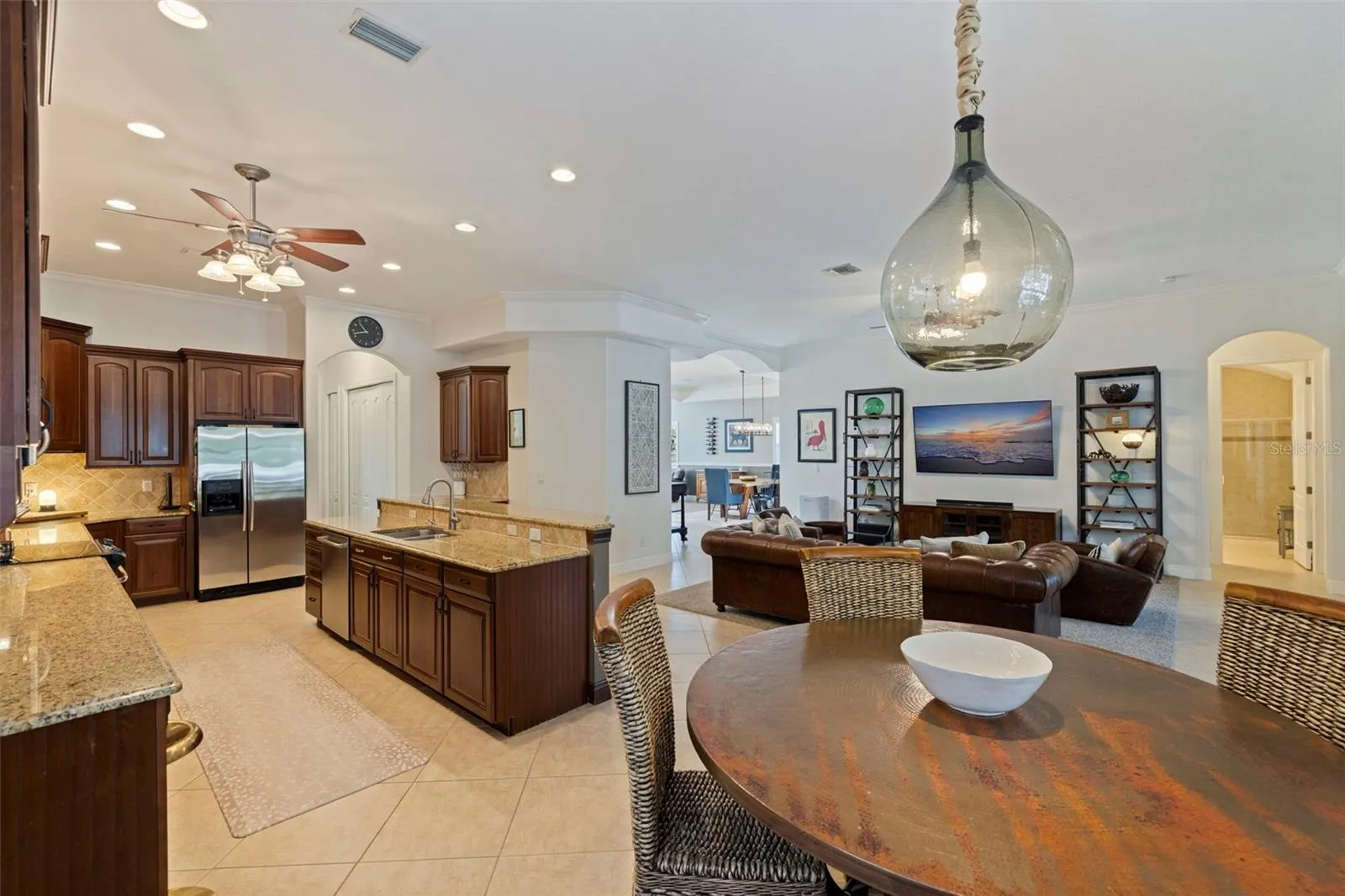 647 SANTA MARIA DR