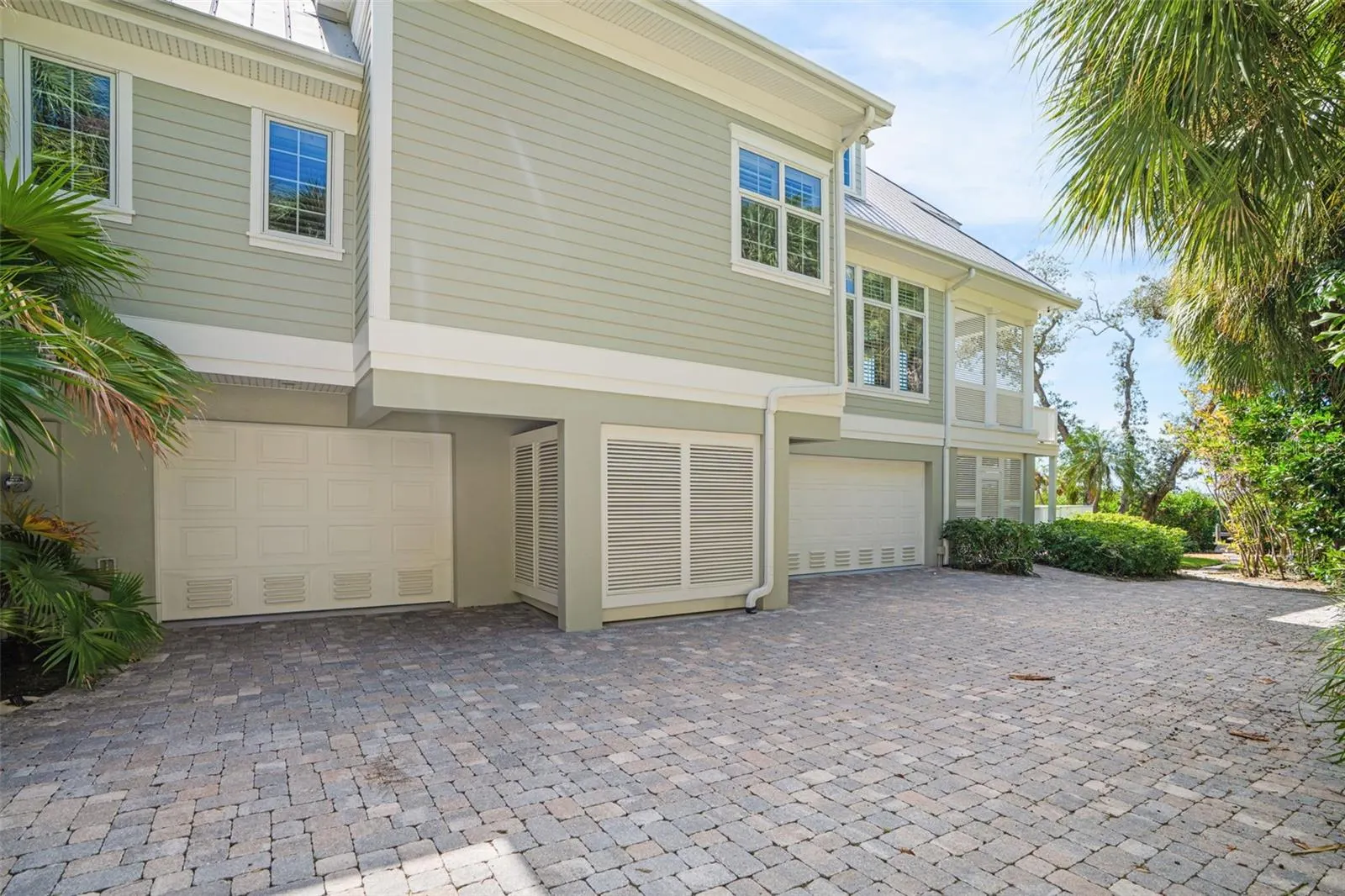8846 FISHERMENS BAY DR