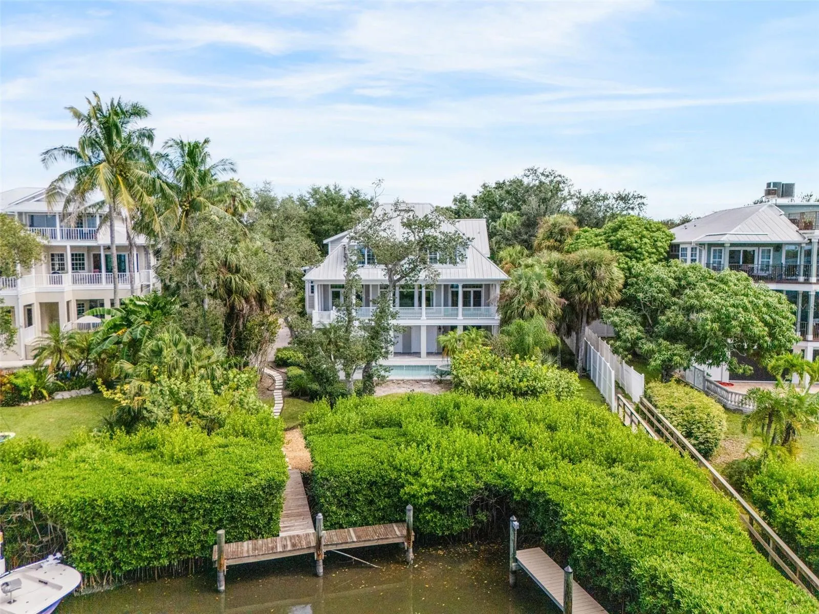 8846 FISHERMENS BAY DR
