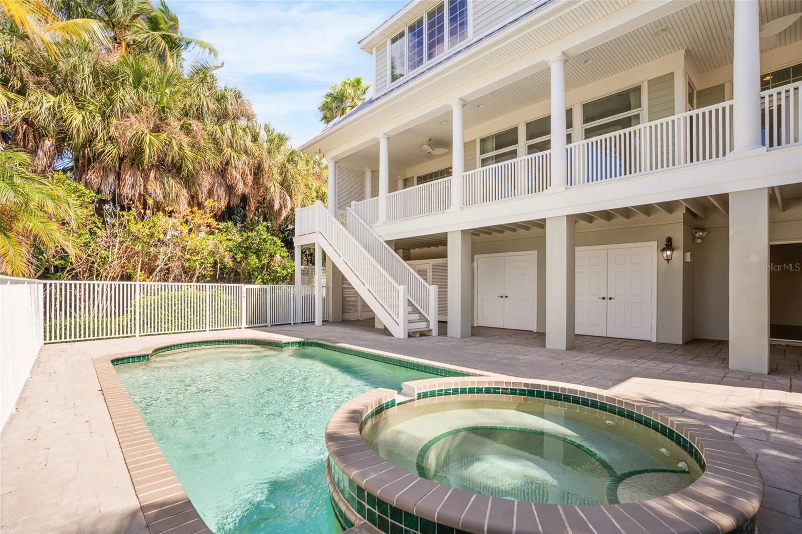 8846 FISHERMENS BAY DR