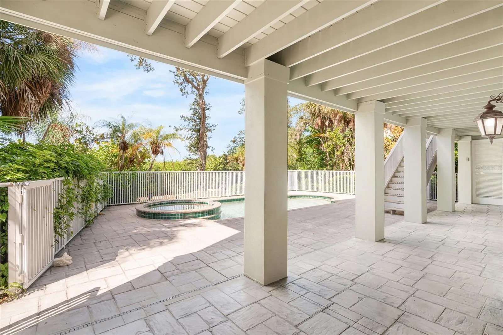 8846 FISHERMENS BAY DR