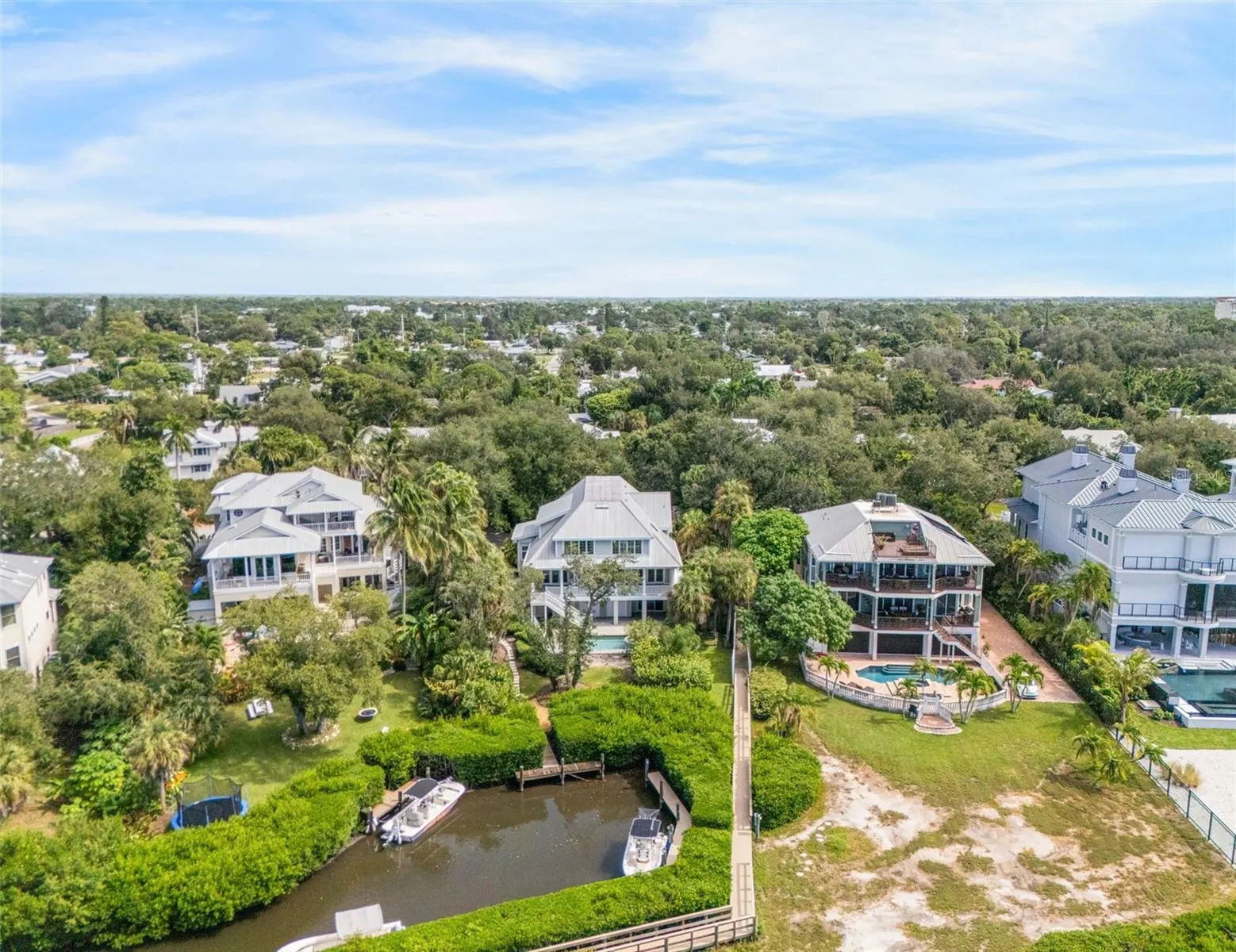 8846 FISHERMENS BAY DR