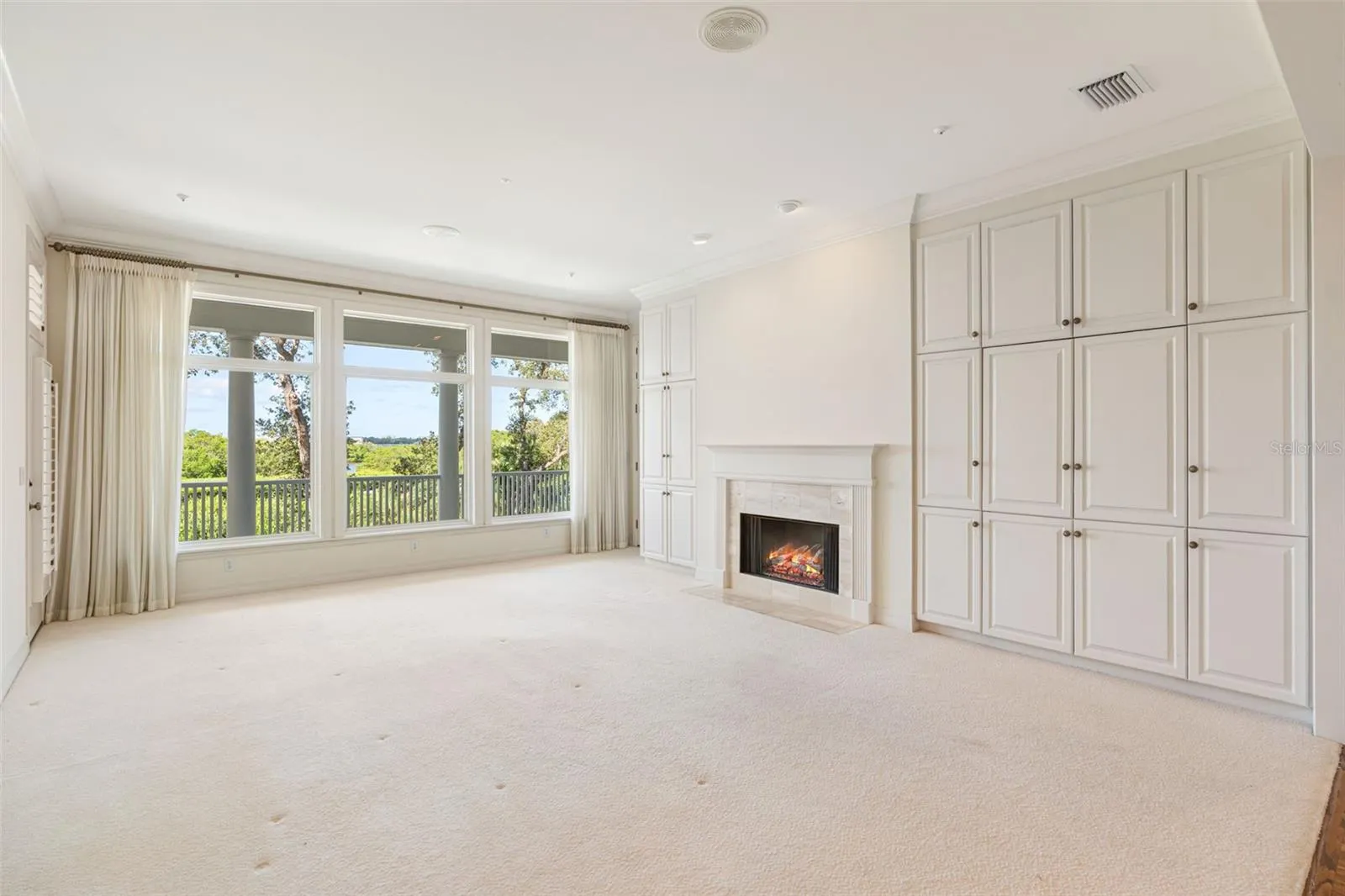 8846 FISHERMENS BAY DR