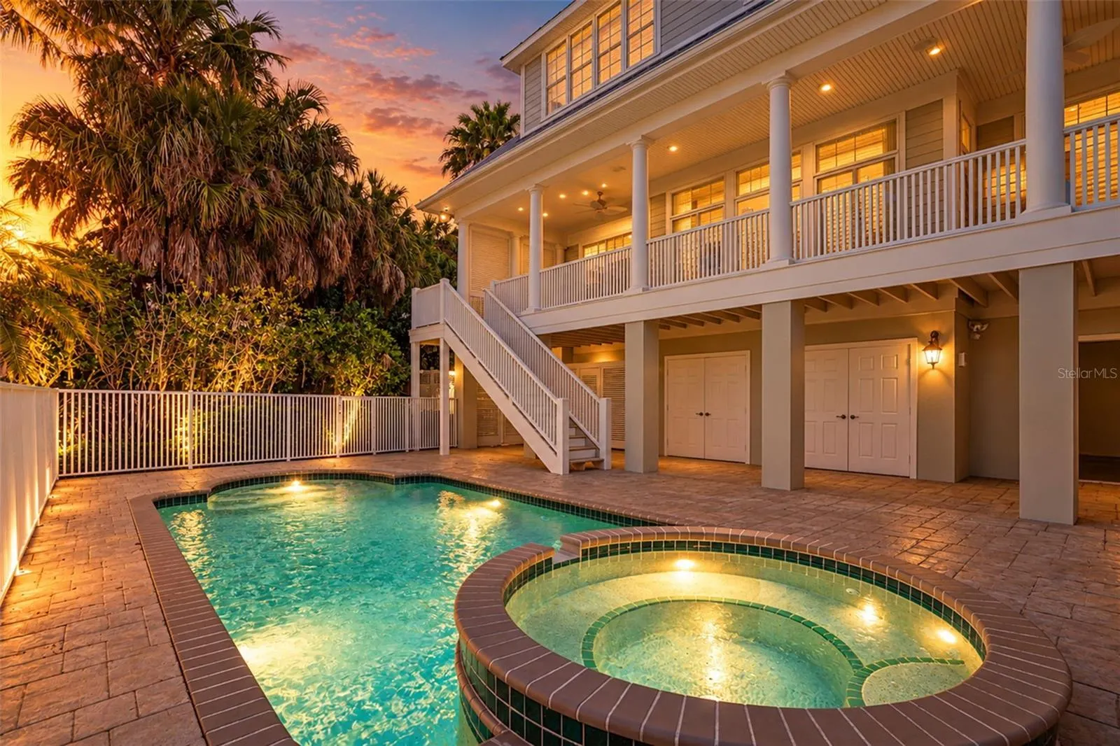 8846 FISHERMENS BAY DR