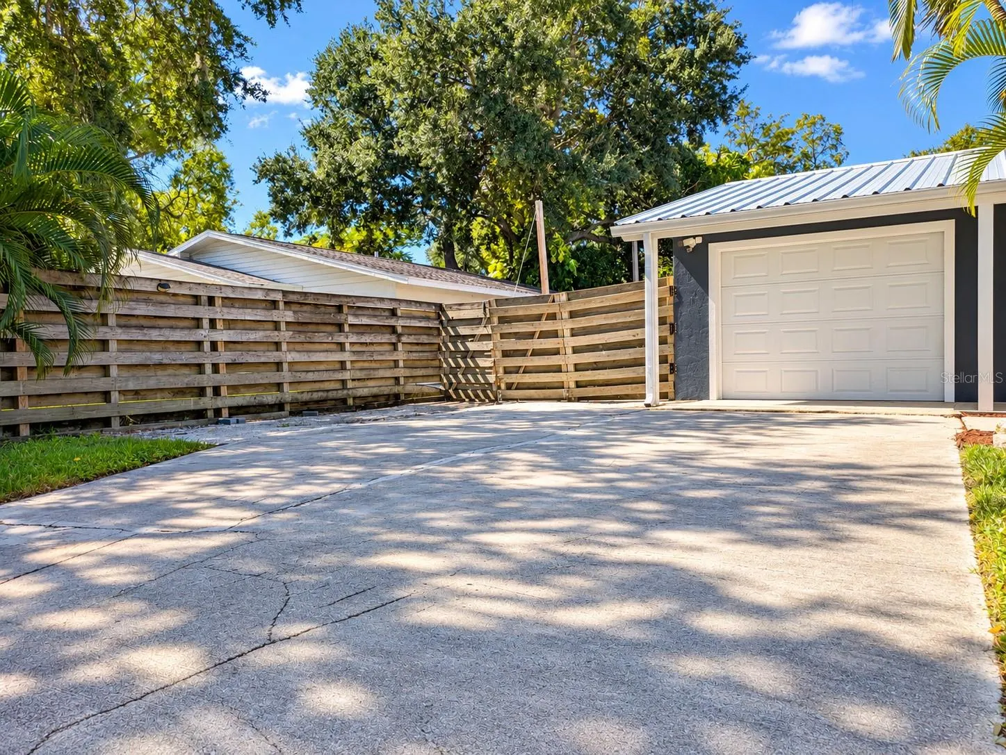 1133 RUSSELL AVE