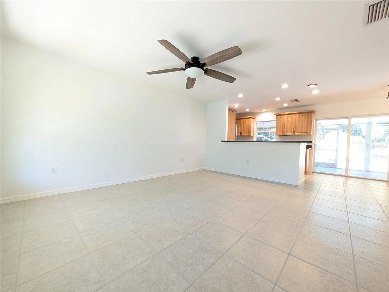 1133 RUSSELL AVE