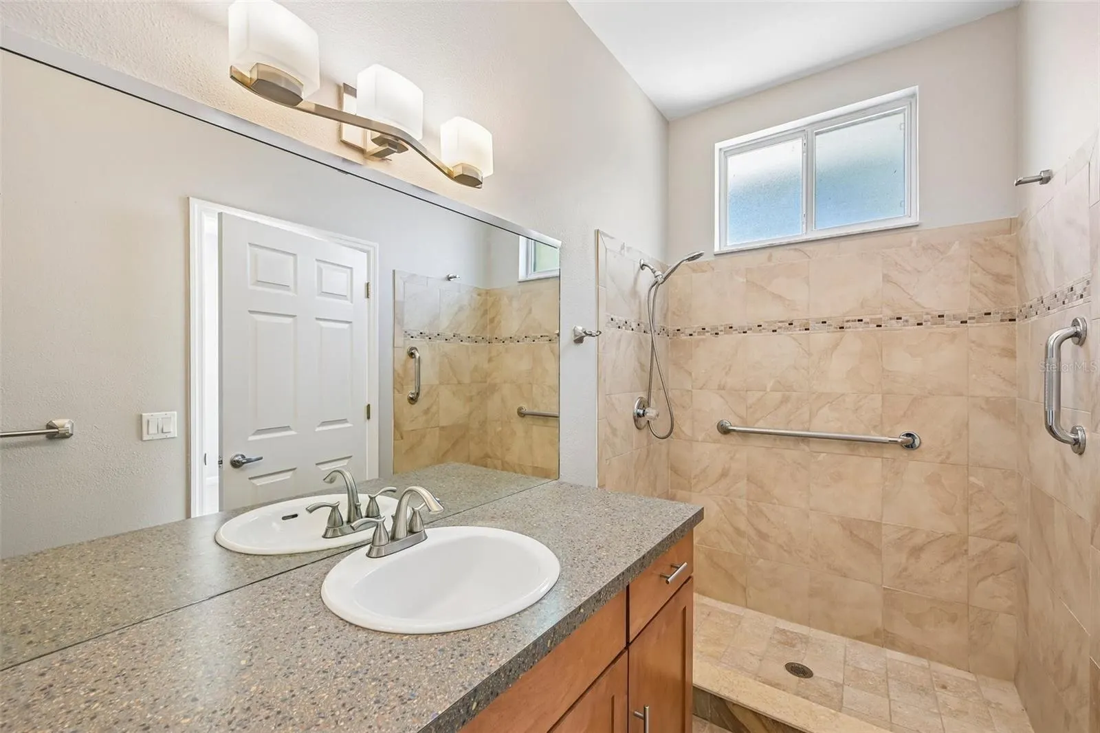 817 TALLGRASS LN