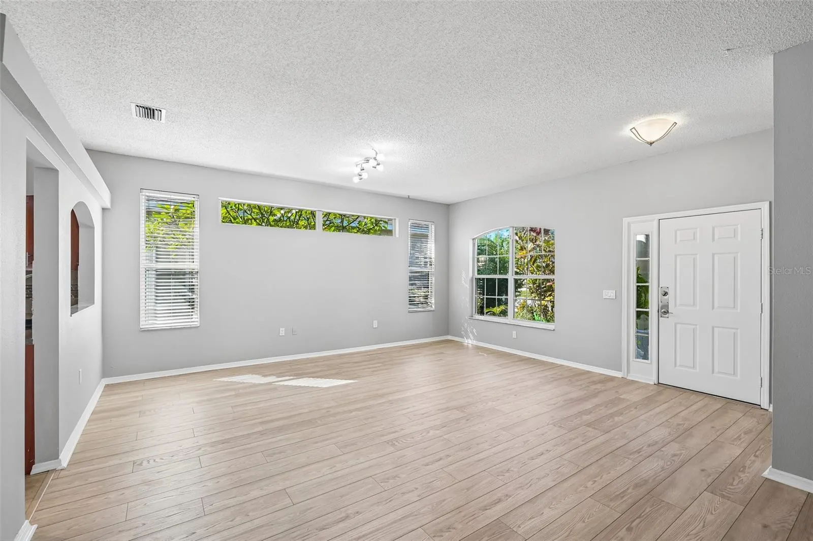 817 TALLGRASS LN