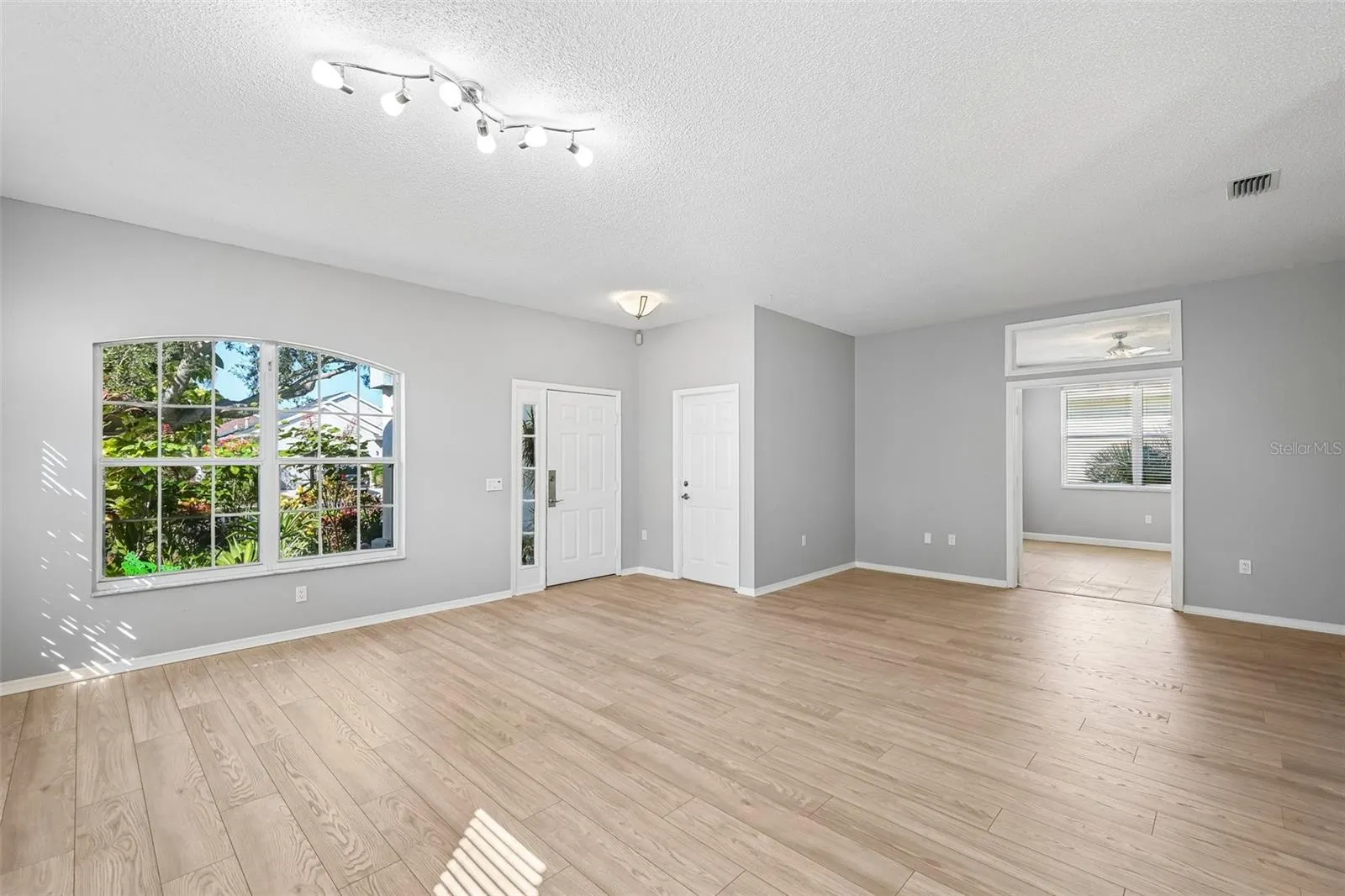 817 TALLGRASS LN