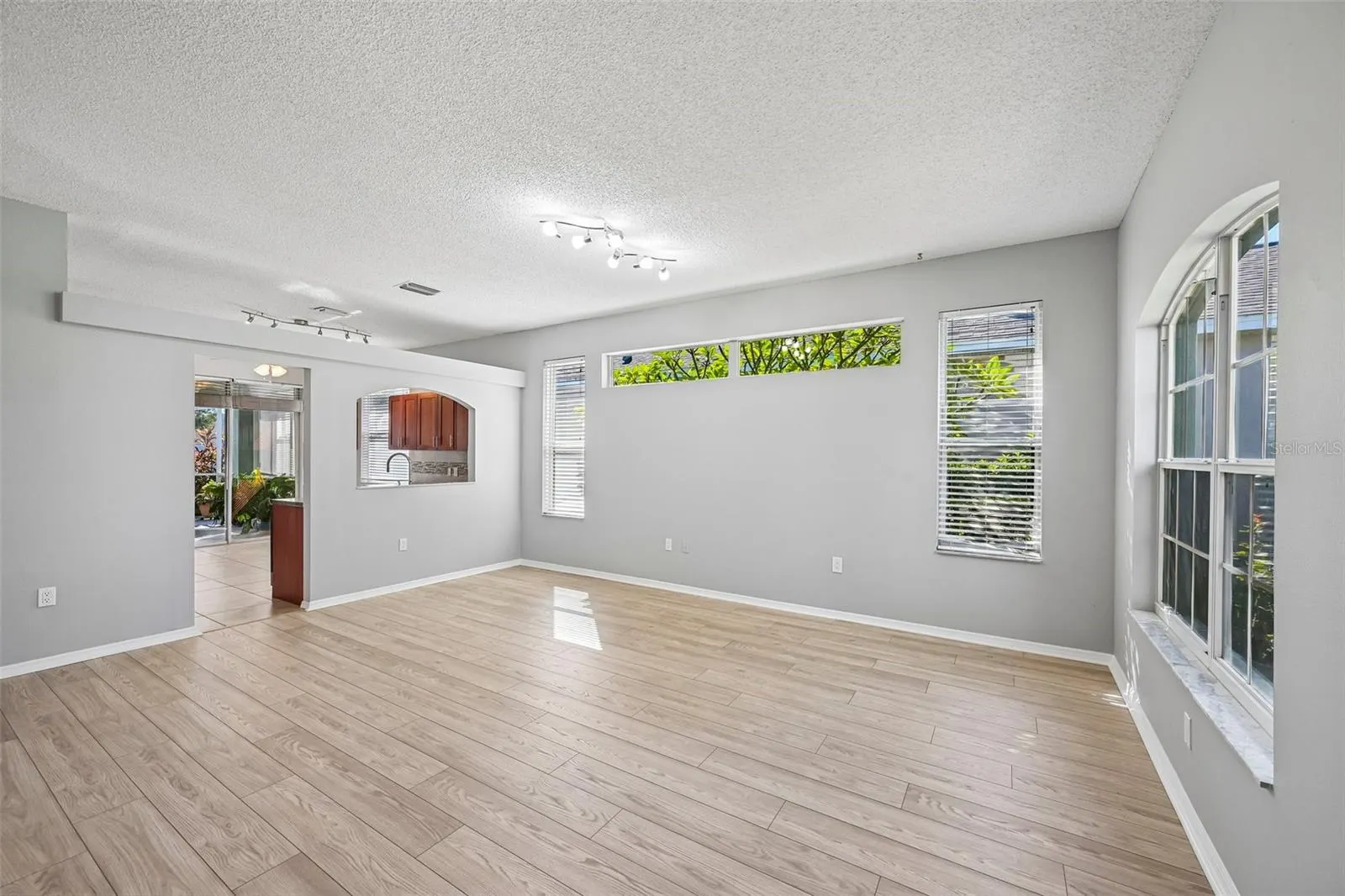 817 TALLGRASS LN