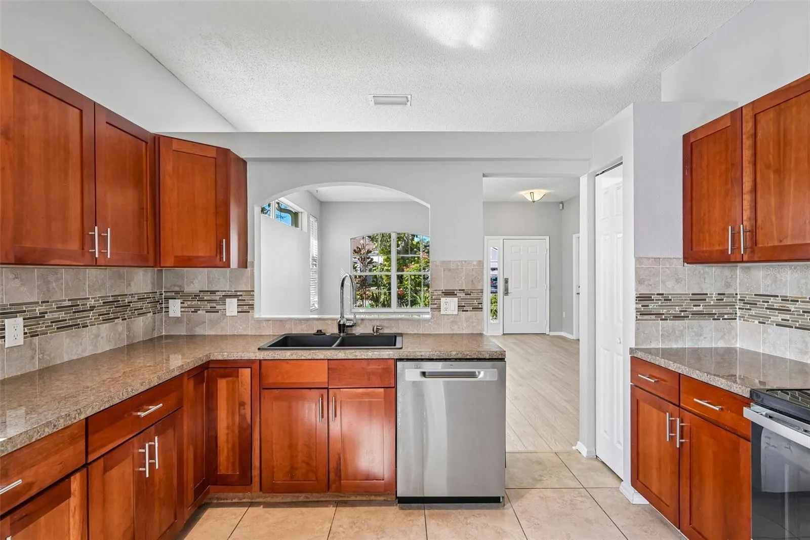 817 TALLGRASS LN