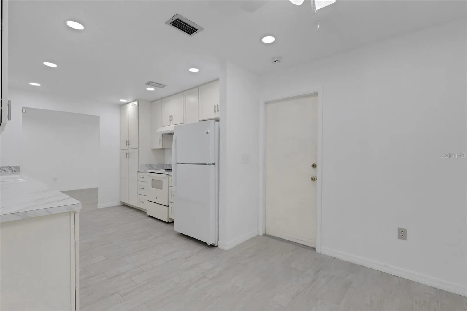 1311 BOTTLEBRUSH DR