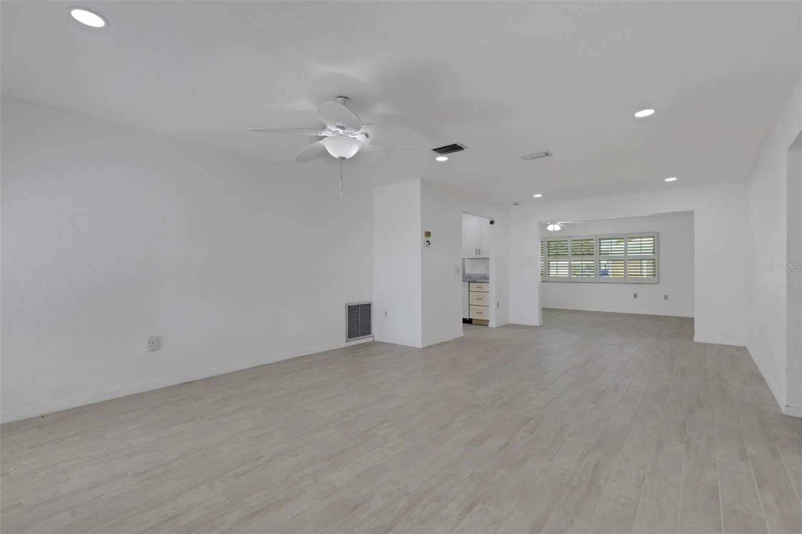 1311 BOTTLEBRUSH DR
