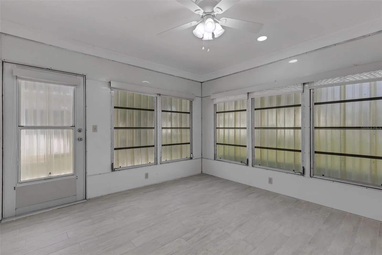 1311 BOTTLEBRUSH DR
