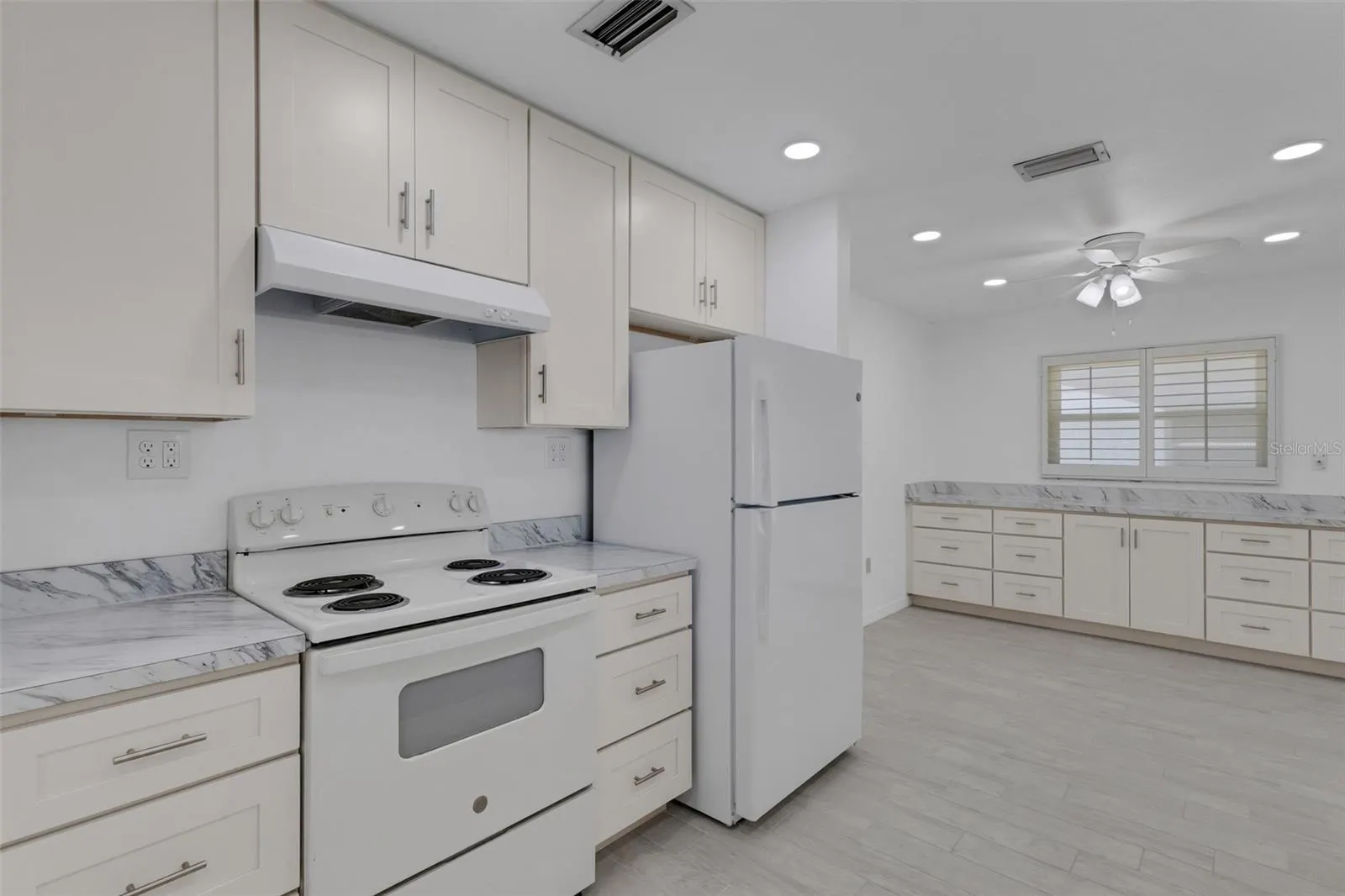 1311 BOTTLEBRUSH DR