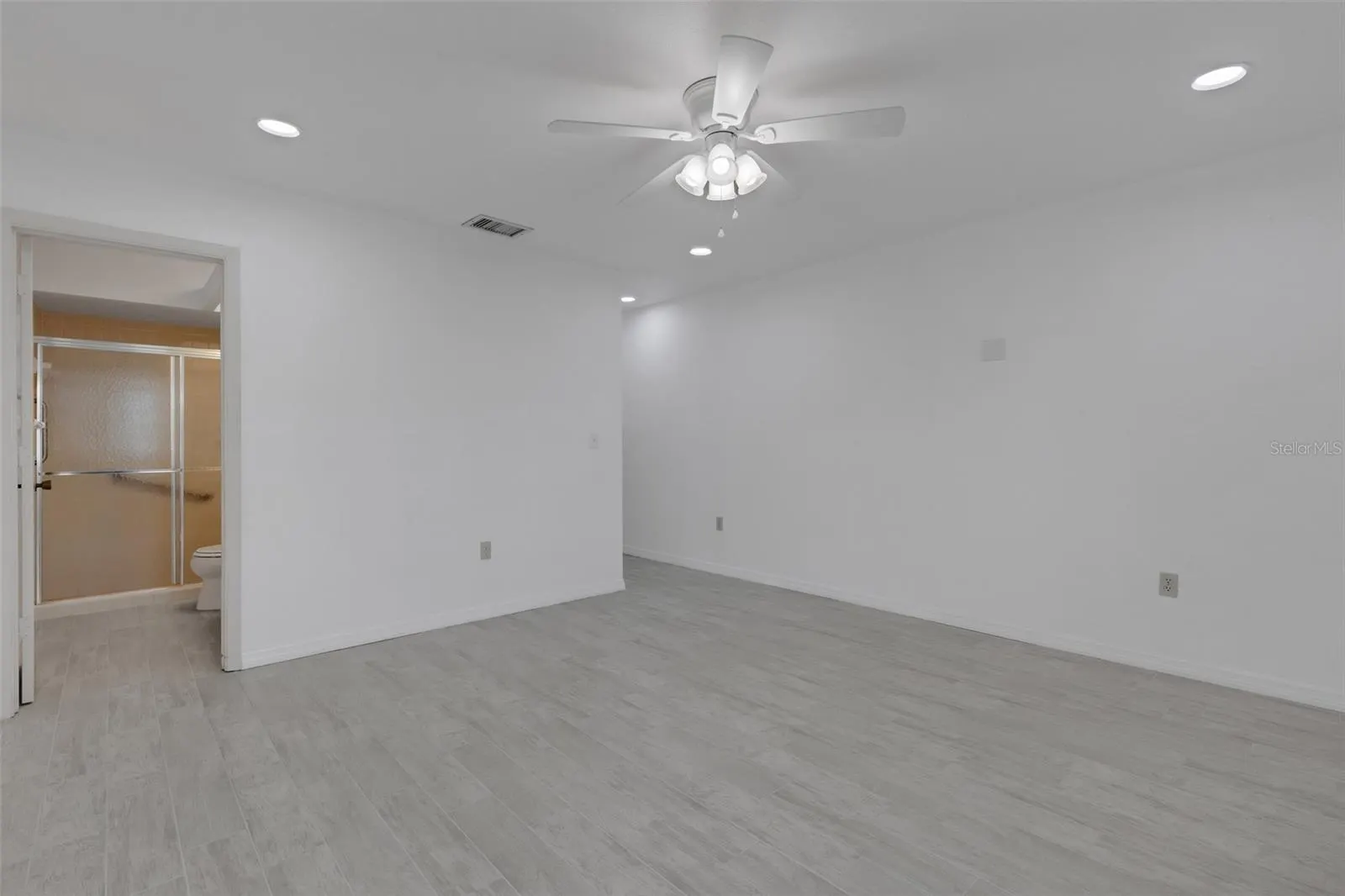 1311 BOTTLEBRUSH DR