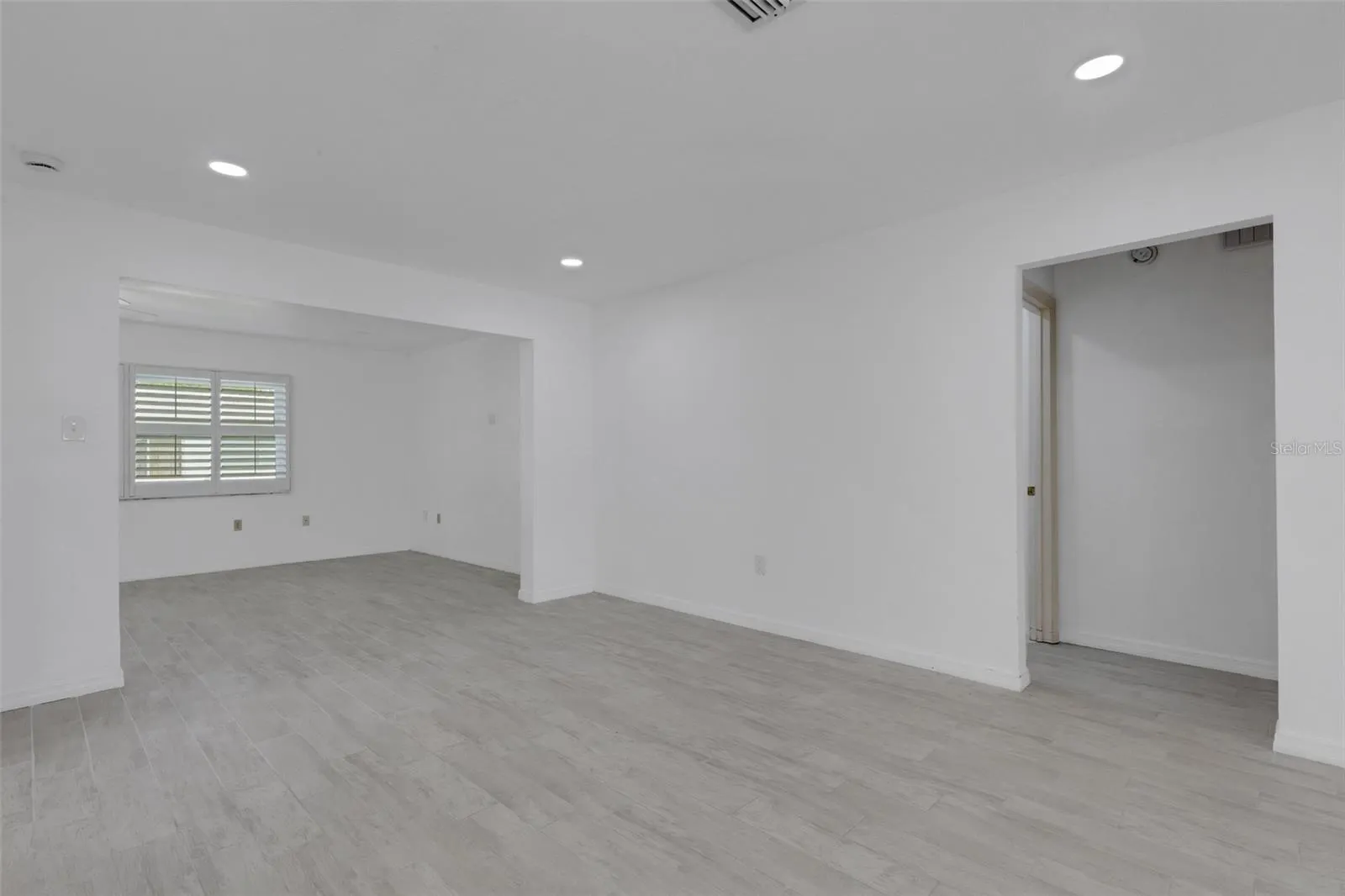 1311 BOTTLEBRUSH DR