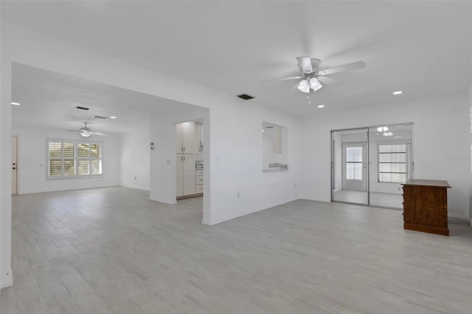 1311 BOTTLEBRUSH DR