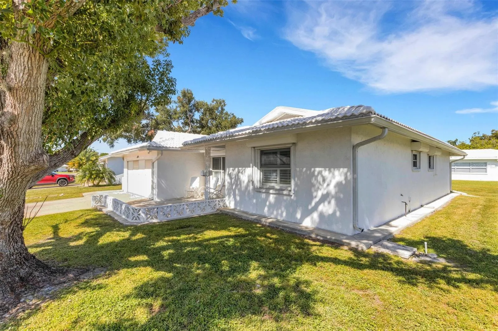 1311 BOTTLEBRUSH DR