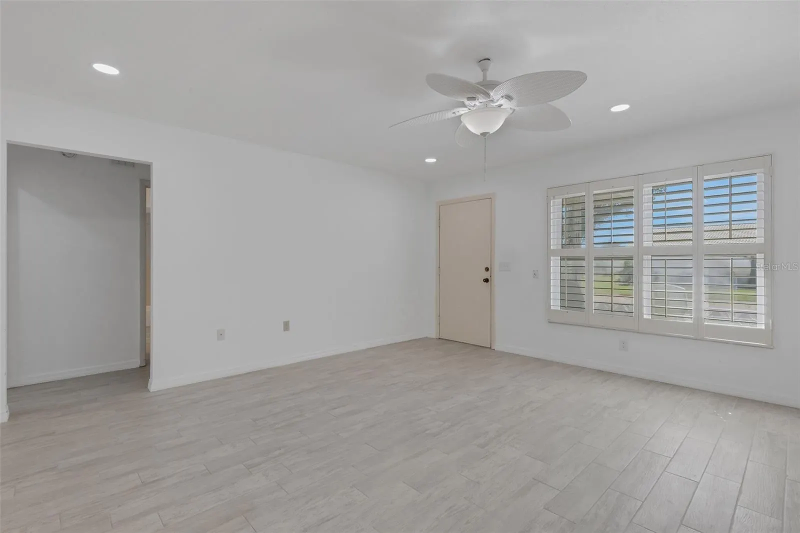 1311 BOTTLEBRUSH DR