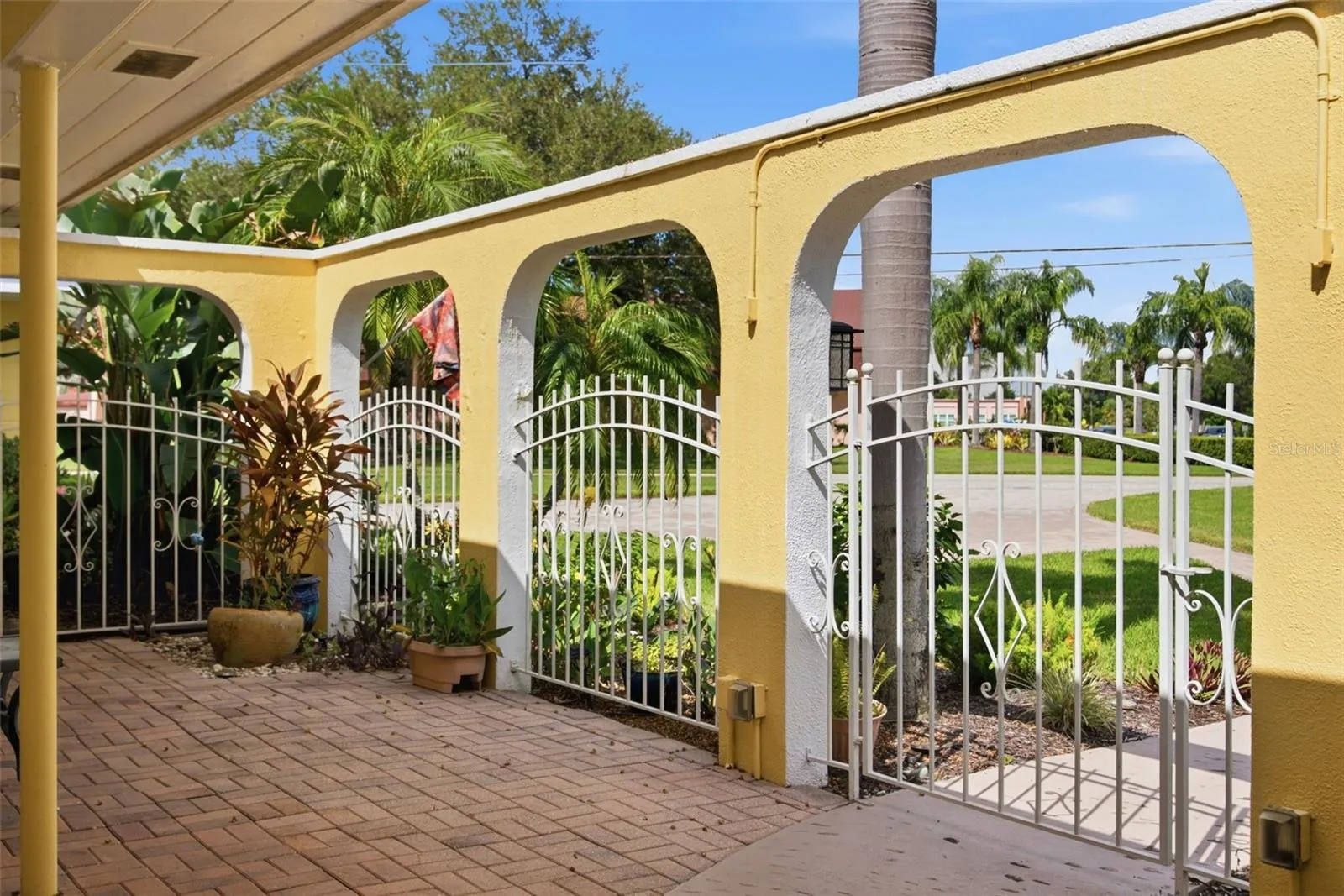 844 MAGELLAN DR