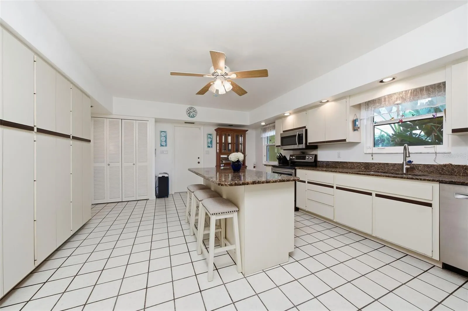 844 MAGELLAN DR