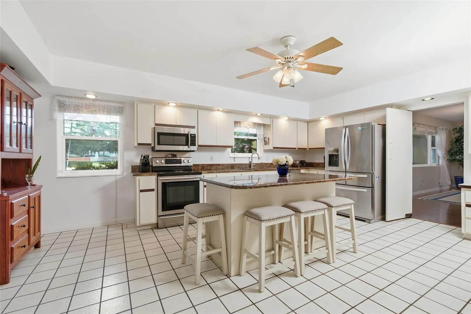 844 MAGELLAN DR
