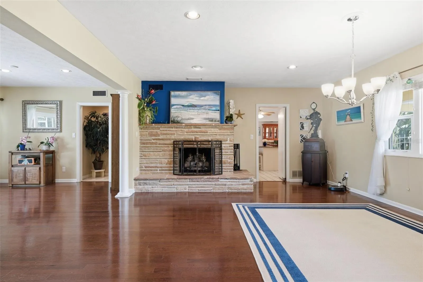 844 MAGELLAN DR