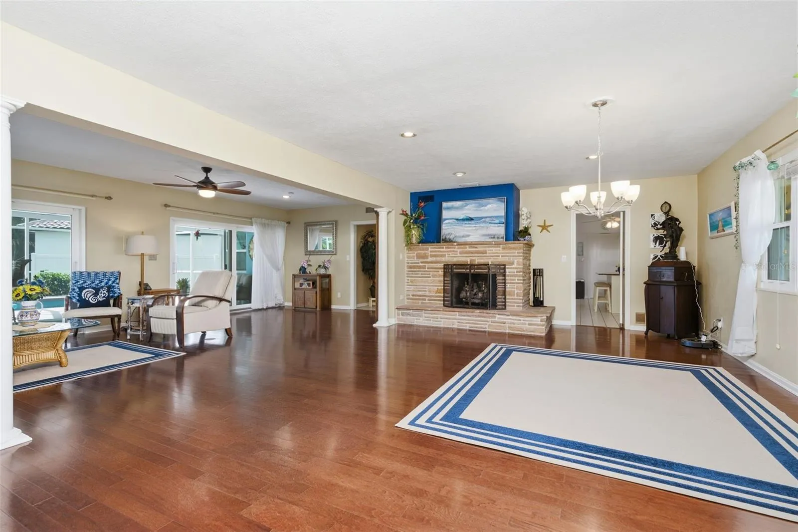 844 MAGELLAN DR