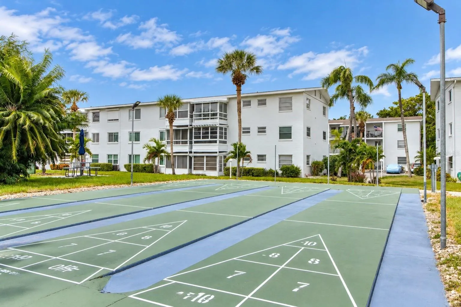 2013 SUNSET DR #E2 #E2