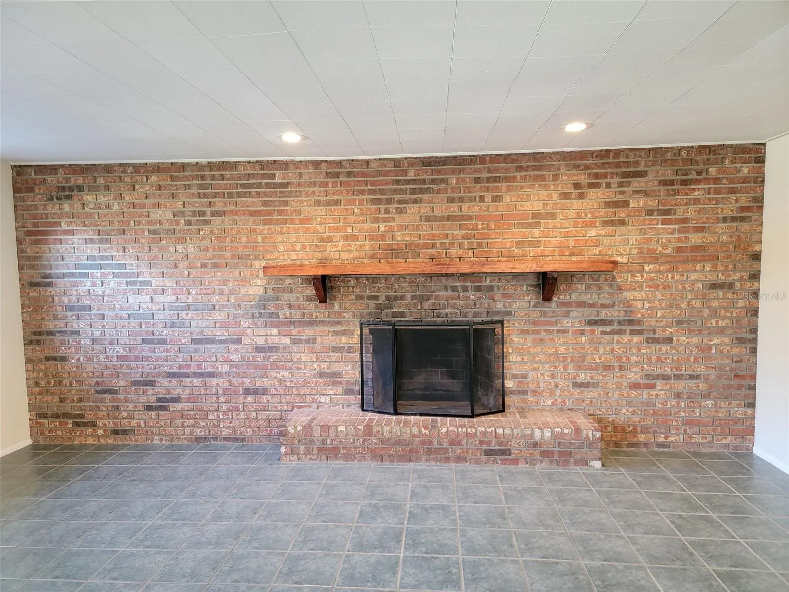3988 BERKSHIRE DR