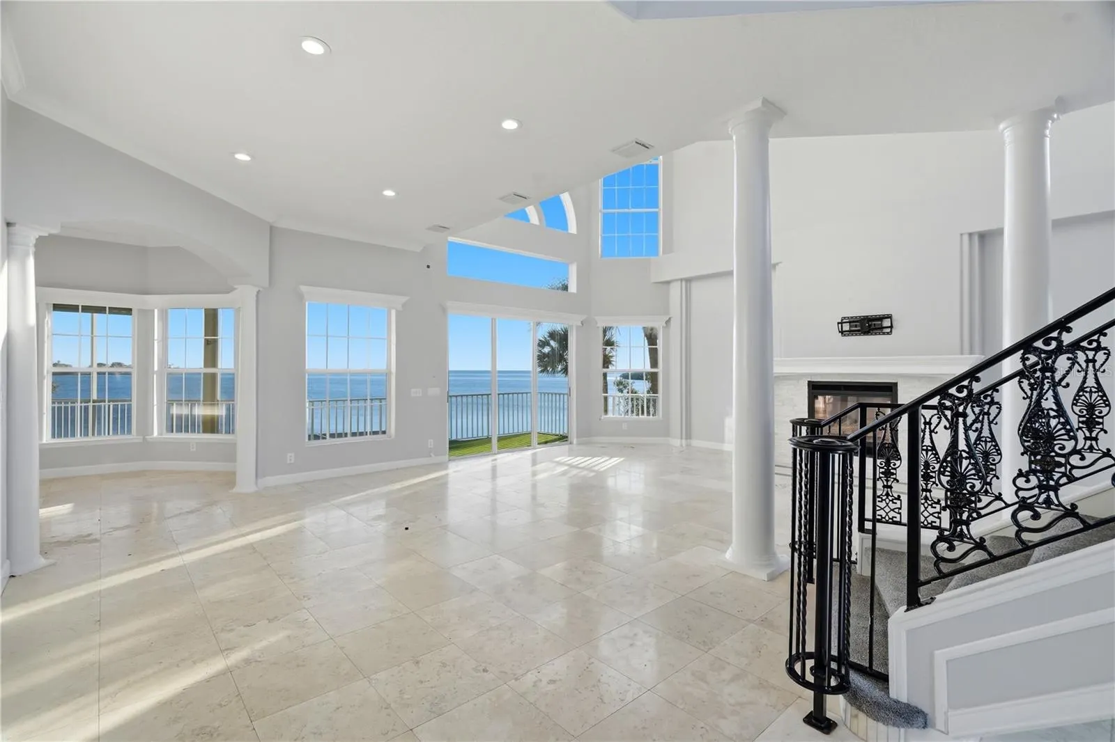 2041 HARBOUR WATCH CIR