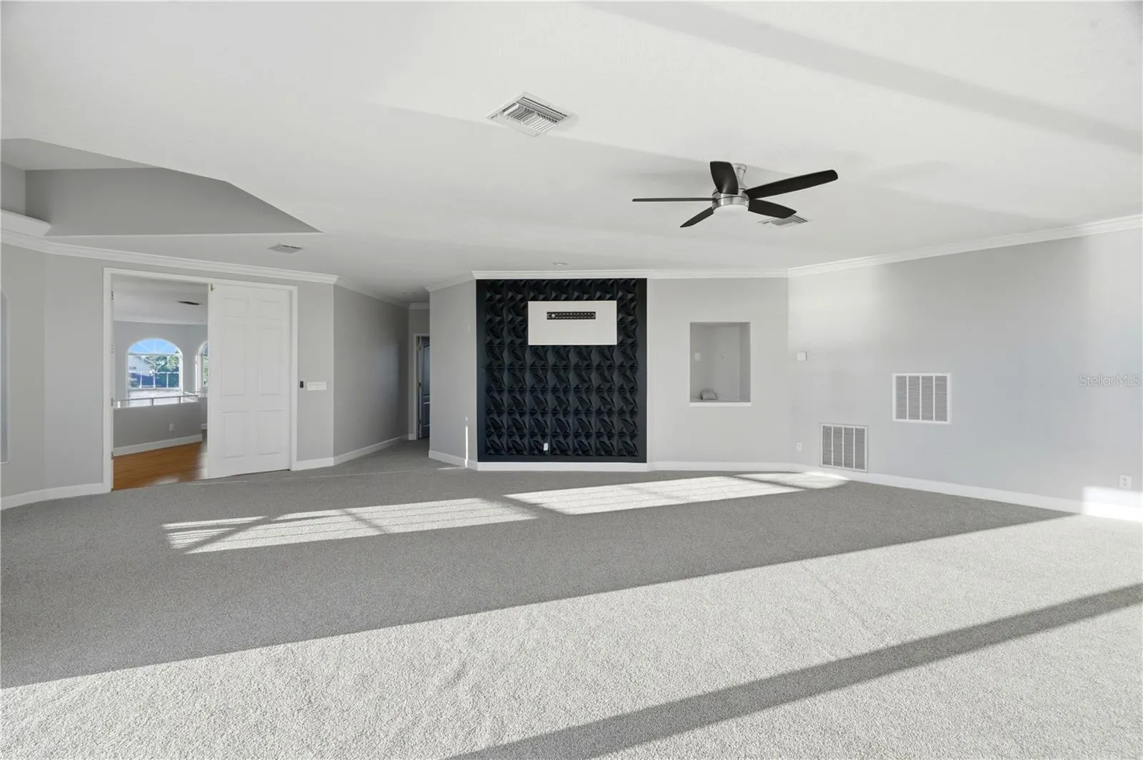 2041 HARBOUR WATCH CIR