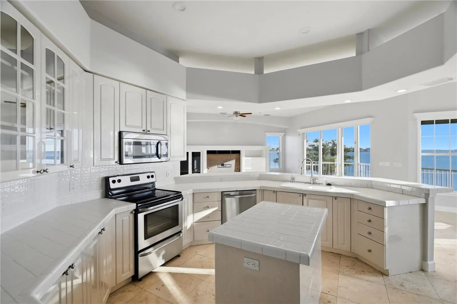 2041 HARBOUR WATCH CIR