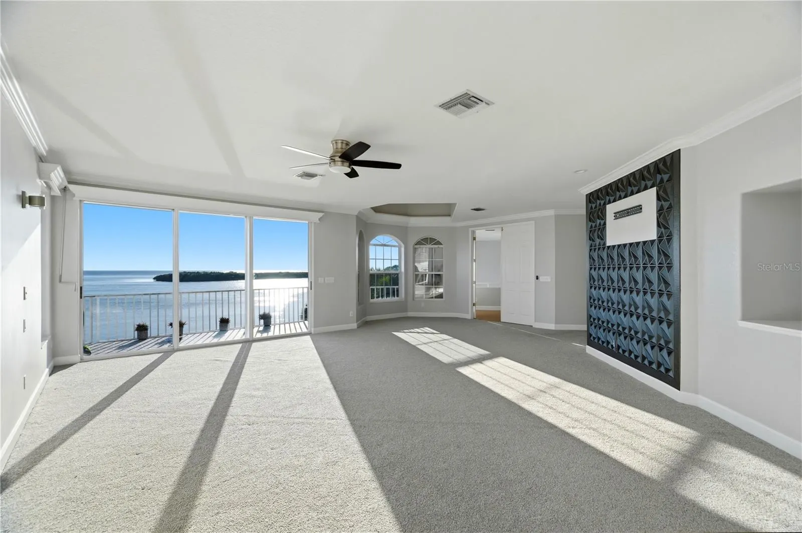2041 HARBOUR WATCH CIR