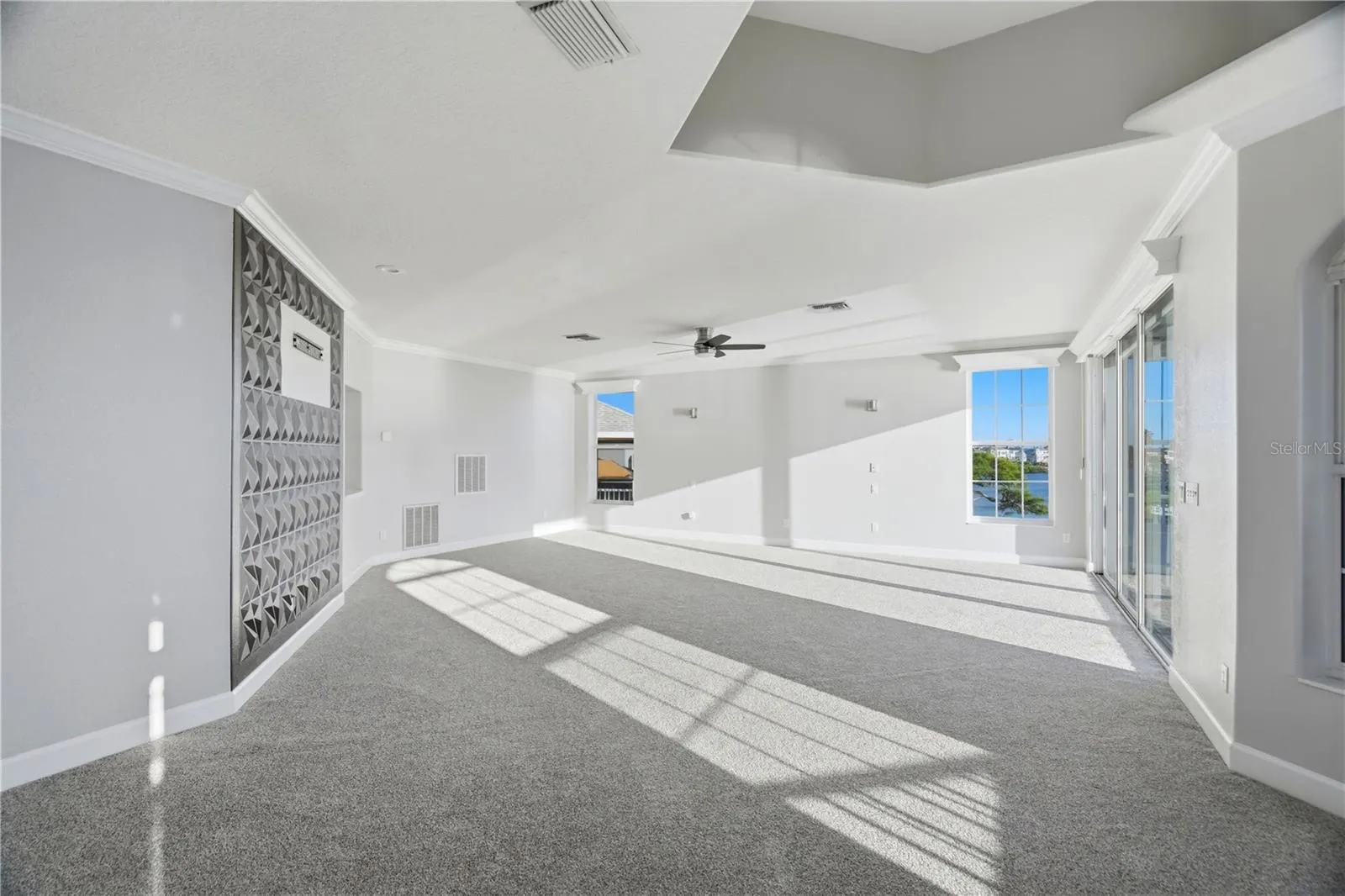 2041 HARBOUR WATCH CIR