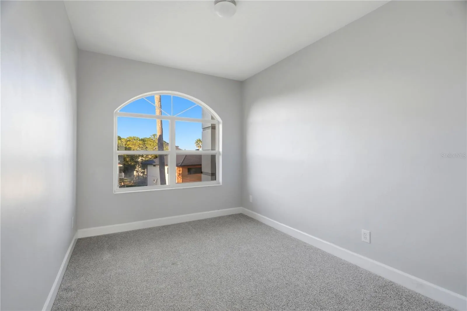 2041 HARBOUR WATCH CIR