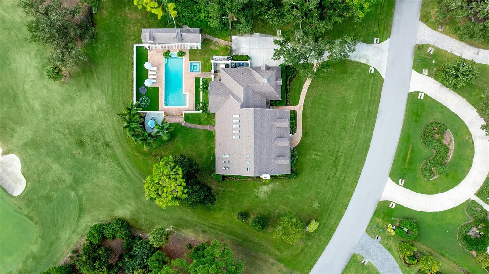 871 MACEWEN DR