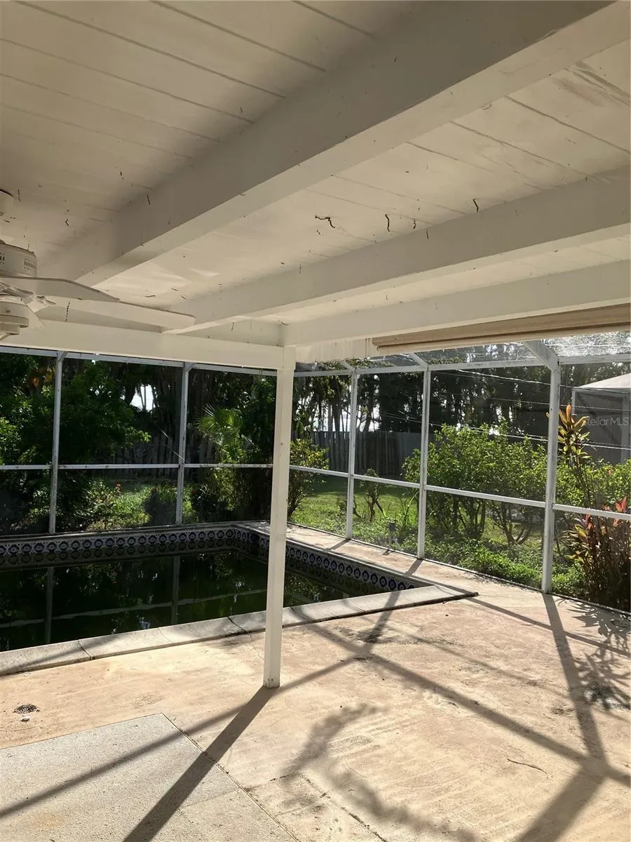 434 S SHORE DR