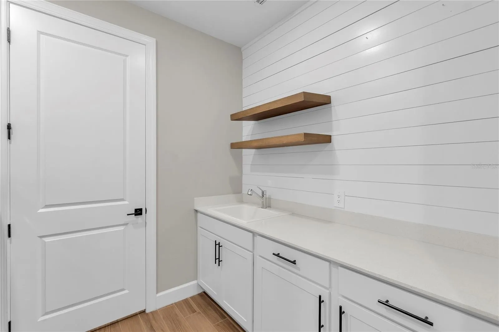 16226 HIDDEN OAK LOOP