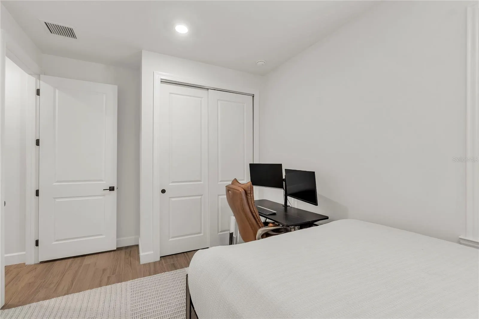 16226 HIDDEN OAK LOOP