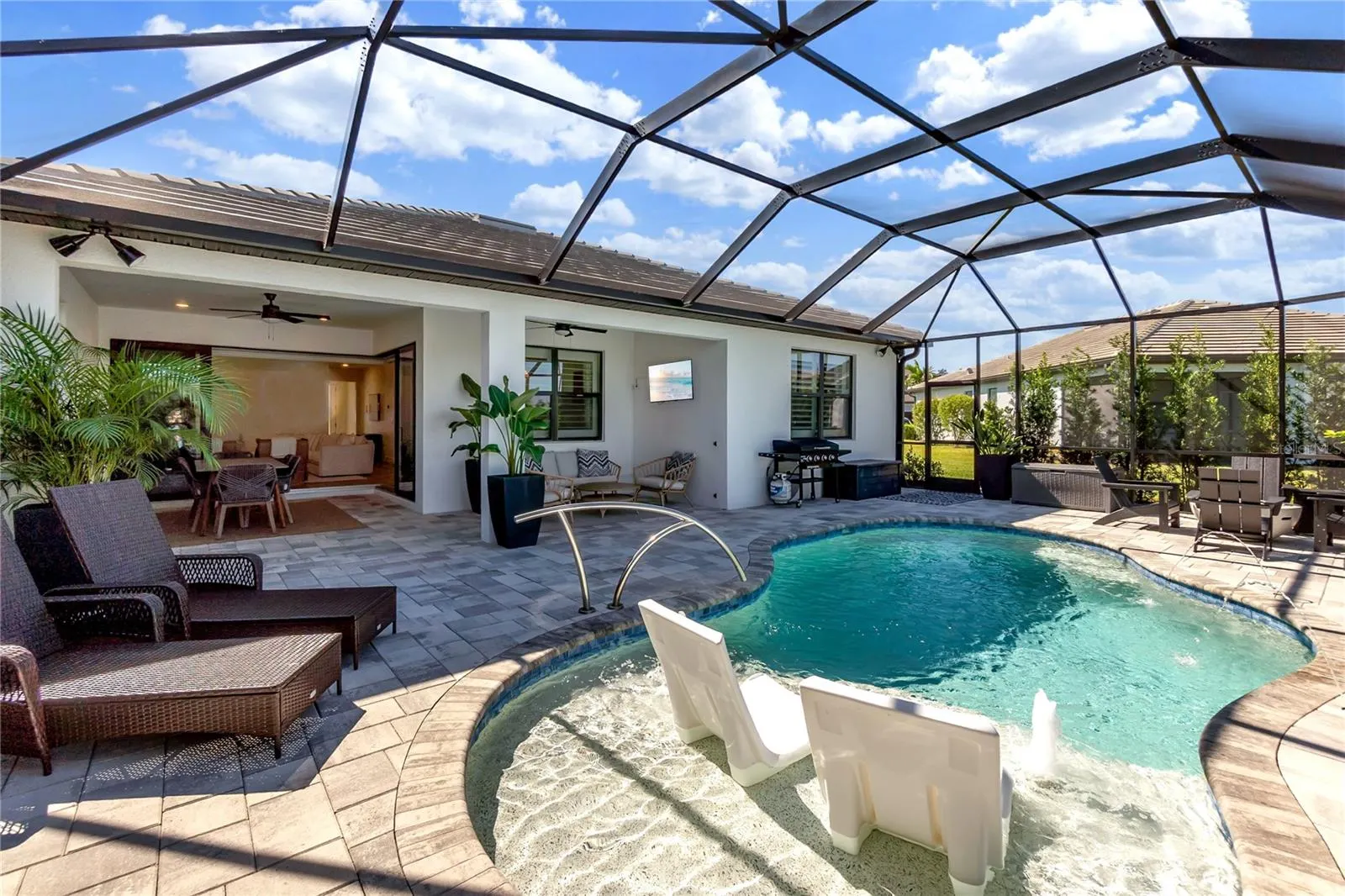 16226 HIDDEN OAK LOOP