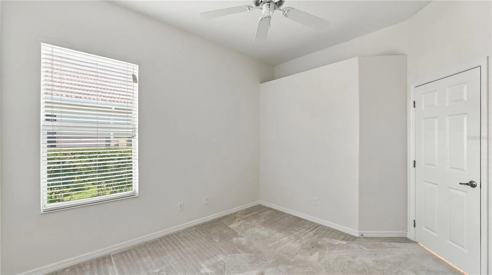 2884 GRAZELAND DR