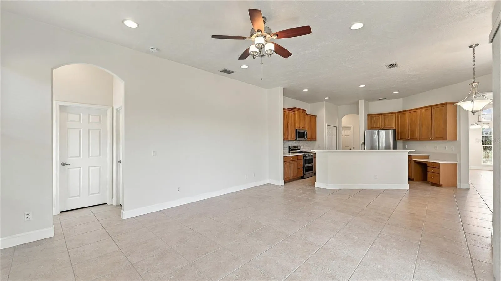 2884 GRAZELAND DR