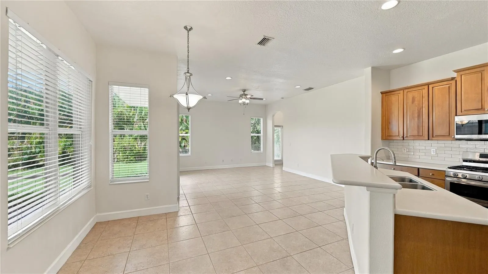 2884 GRAZELAND DR