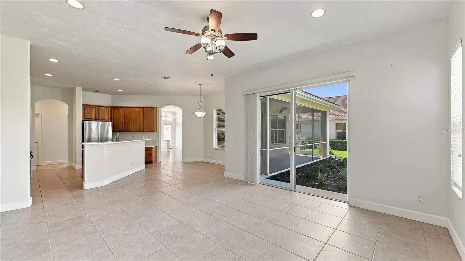 2884 GRAZELAND DR